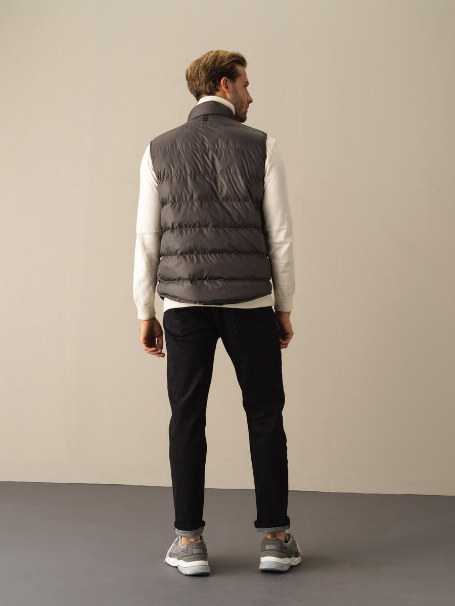 Stand Collar Regular Fit Snap Button Puffer Vest - 4