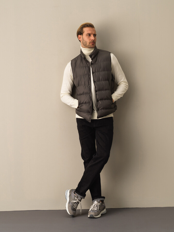 Stand Collar Regular Fit Snap Button Puffer Vest - Xint