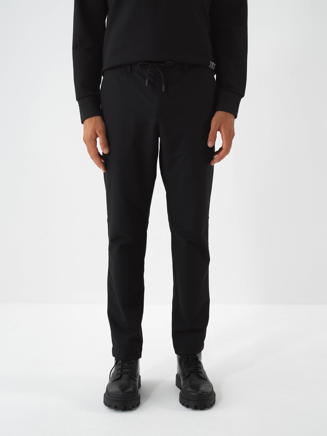 Black Flexible Textured Regular Fit Jogger Pants - Xint