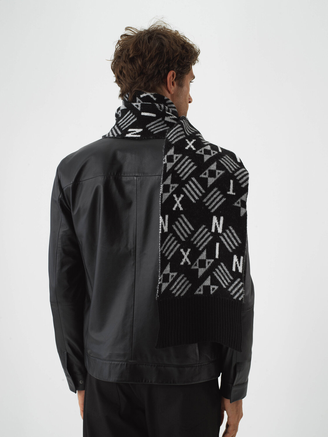 Black Natural Wool Textured Standard Fit Scarf - Xint