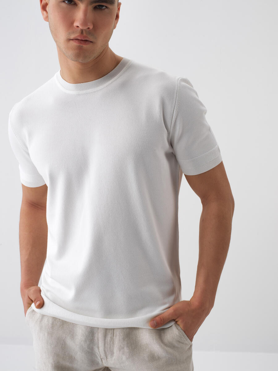 White Regular Fit Sweater - 1