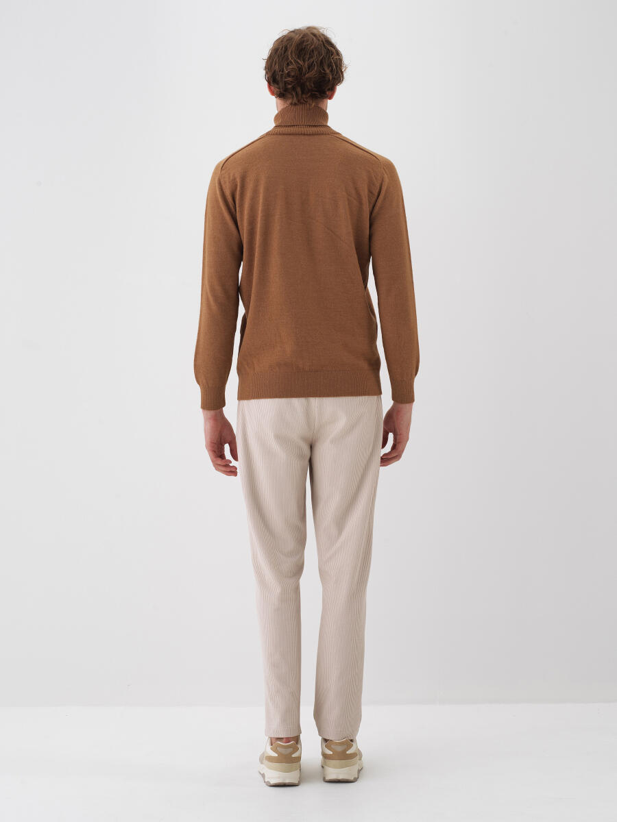 Wool Turtleneck Basic Sweater - 4