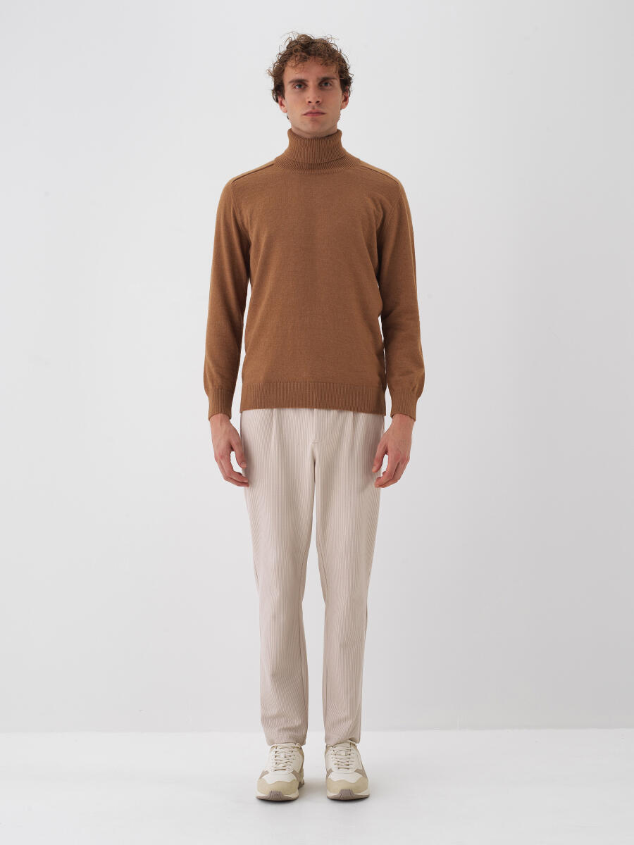 Wool Turtleneck Basic Sweater - 2