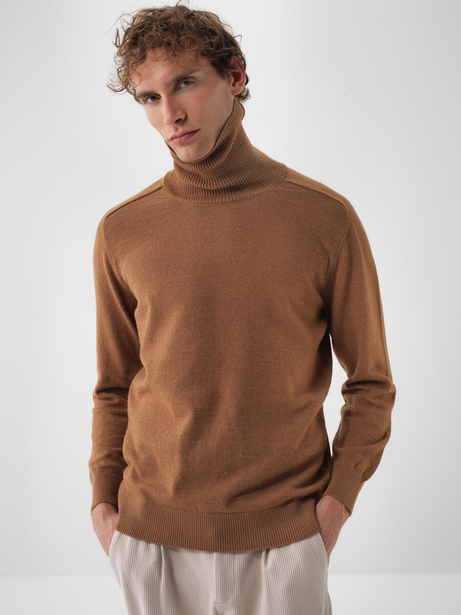 Wool Turtleneck Basic Sweater - 1