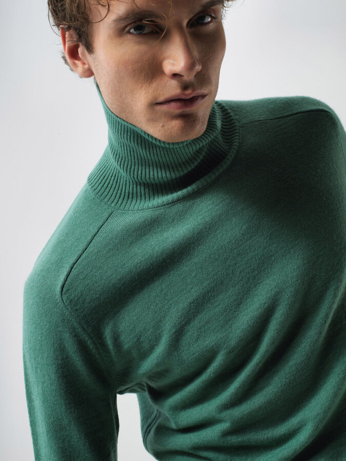 Wool Turtleneck Basic Sweater - 2