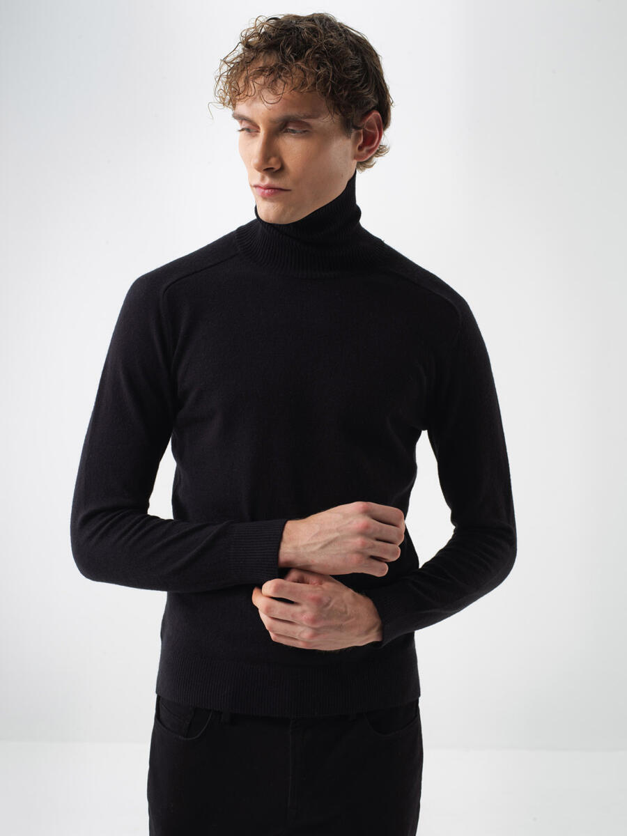 Wool Turtleneck Basic Sweater - 1