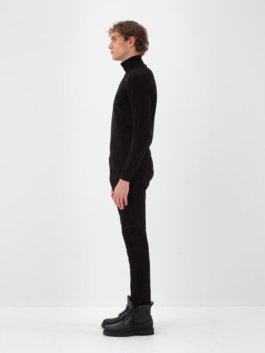 Wool Turtleneck Basic Sweater - 3