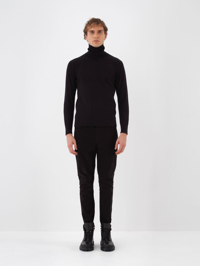 Wool Turtleneck Basic Sweater - 1