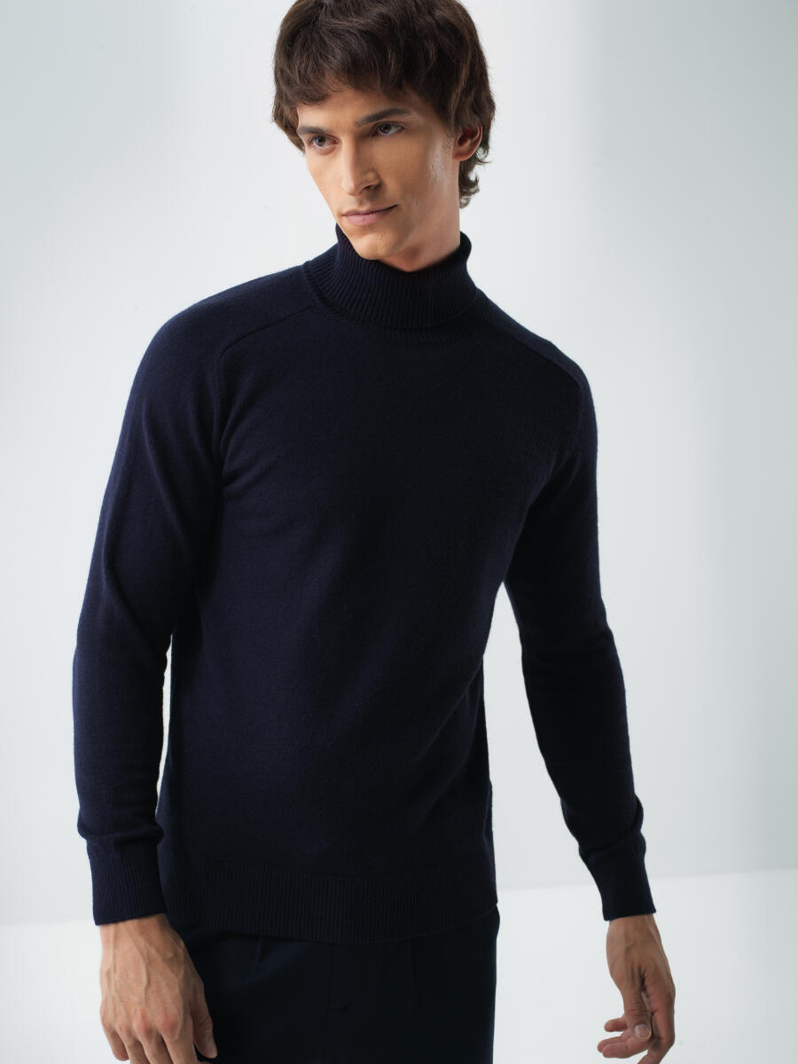 Wool Turtleneck Basic Sweater - 1