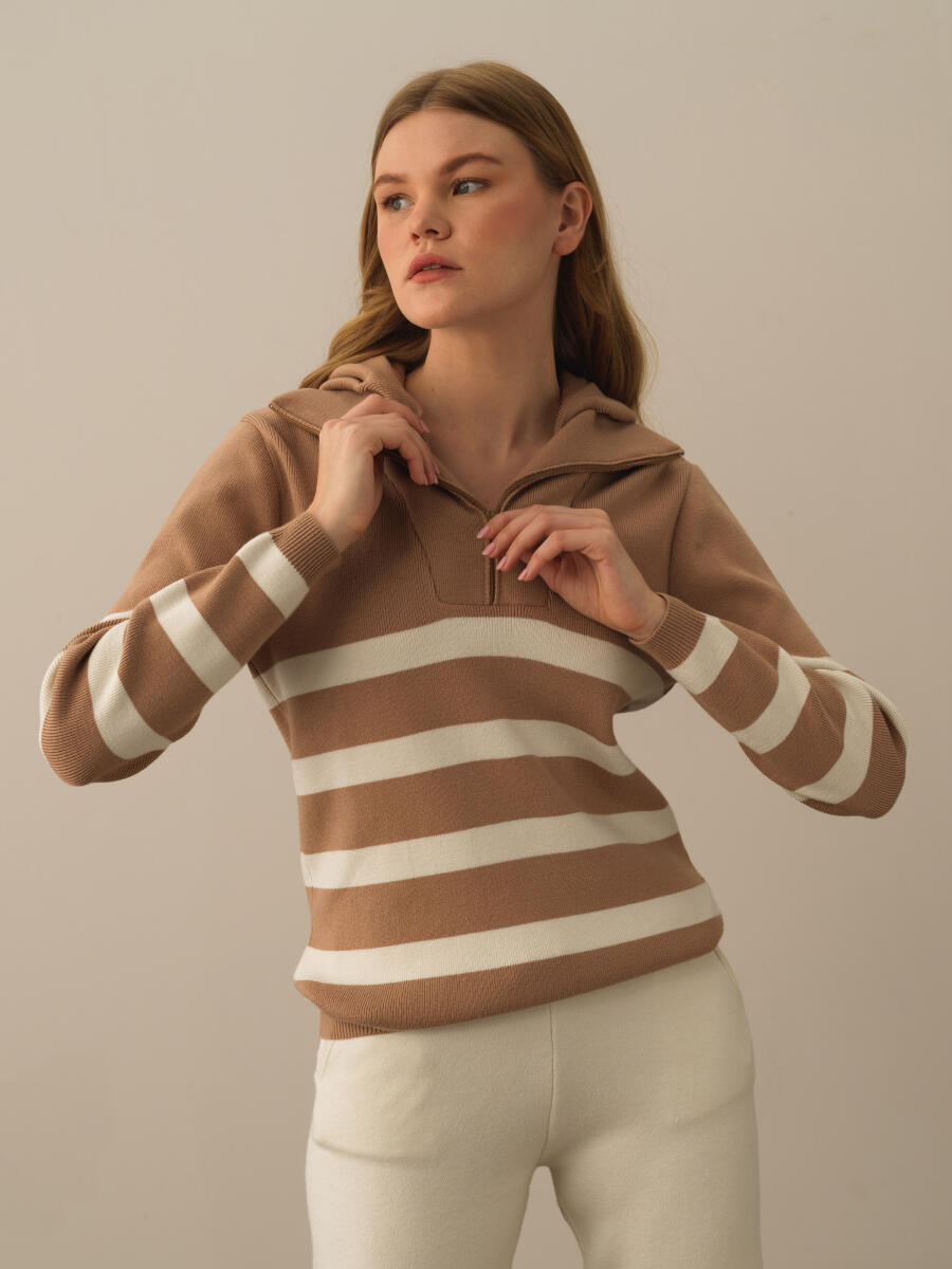 Oversized Hooded Sweater