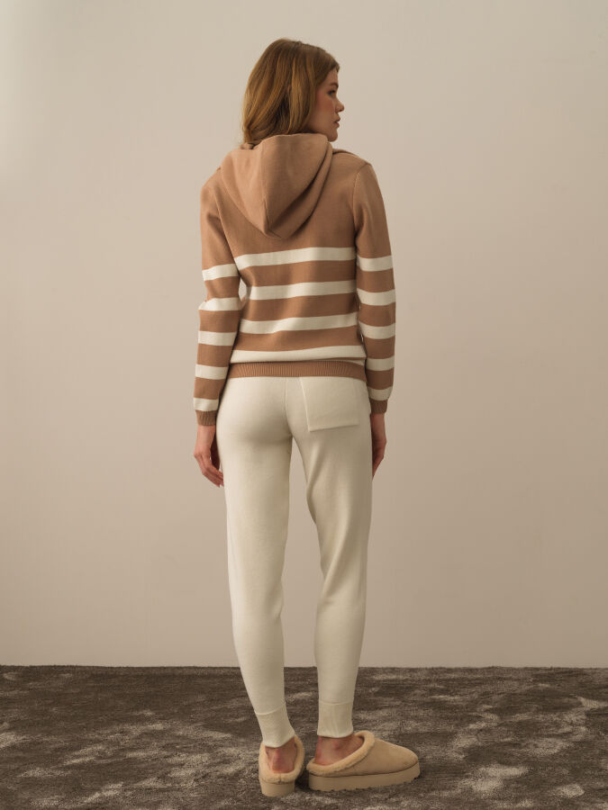 Oversized Hooded Sweater - Xint