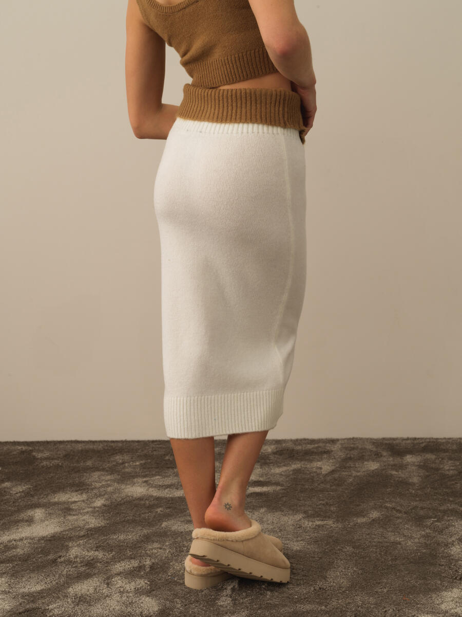 Oversized Knit Skirt - 4