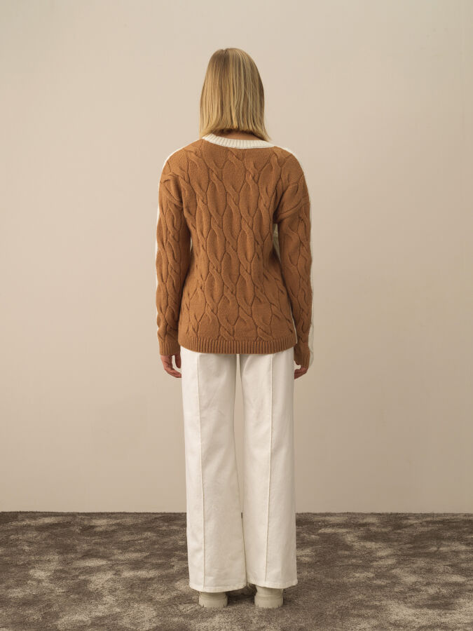 Oversized Wool Sweater - Xint