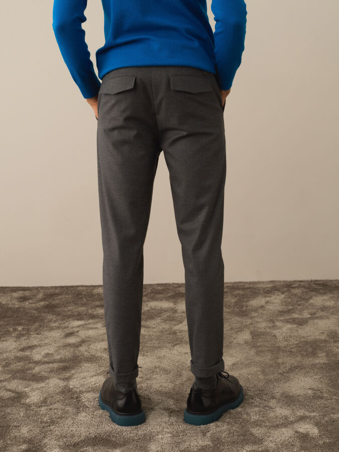 Slim Fit Double-Pleat Jogger Pants - Xint