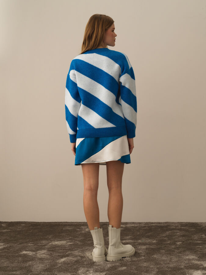Striped Oversized Sweater - Xint