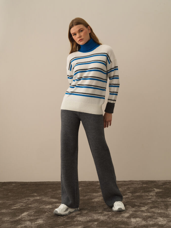 Striped Turtleneck Oversized Sweater - Xint