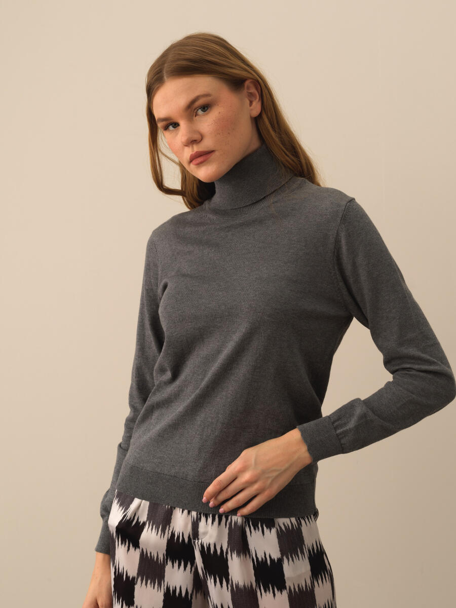 Turtleneck Regular Fit Basic Sweater