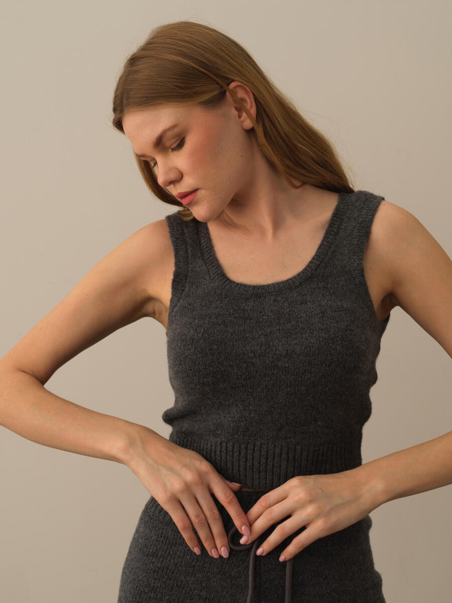 U-Neck Regular Fit Knit Tank Top