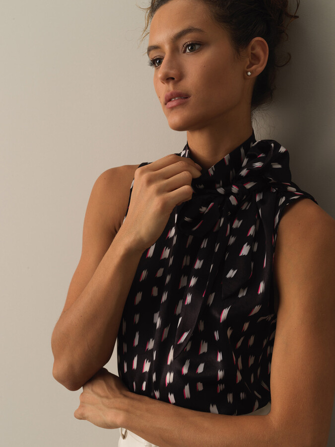 Regular Fit Patterned Sleeveless Satin Blouse - Xint