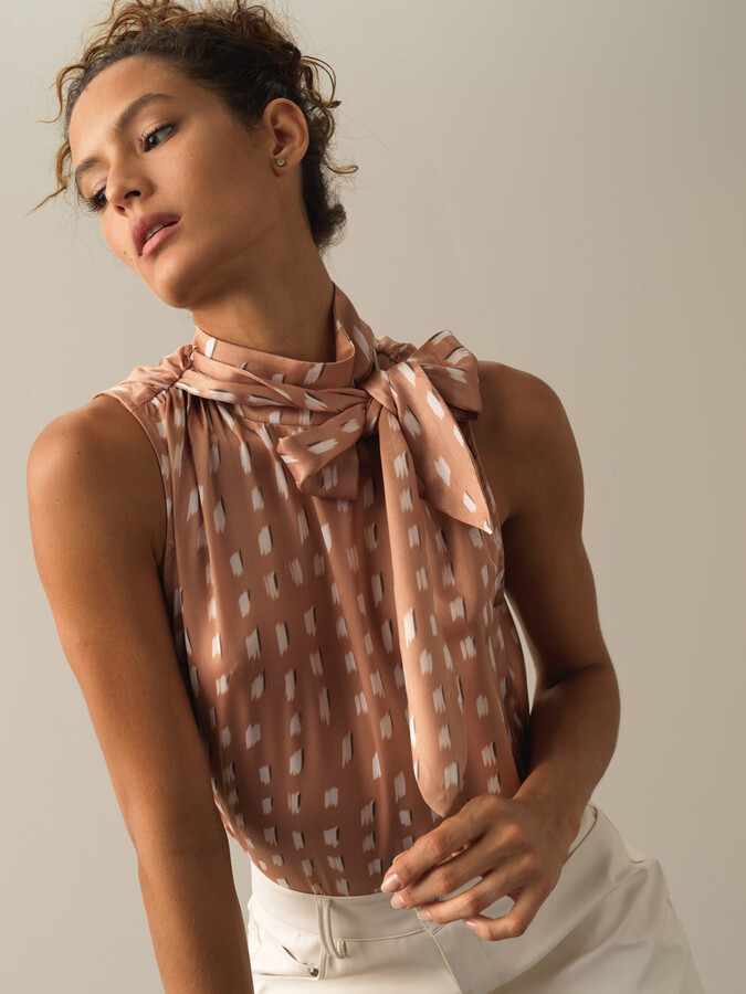 Regular Fit Patterned Sleeveless Satin Blouse - Xint