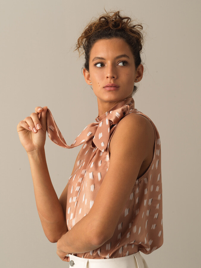 Regular Fit Patterned Sleeveless Satin Blouse - Xint