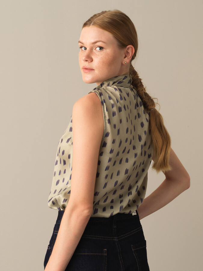 Regular Fit Patterned Sleeveless Satin Blouse - Xint