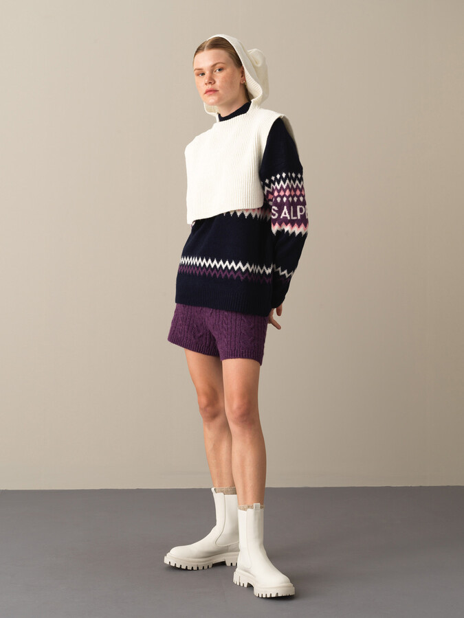 Side-Slit Regular Fit Hooded Short Sweater - Xint