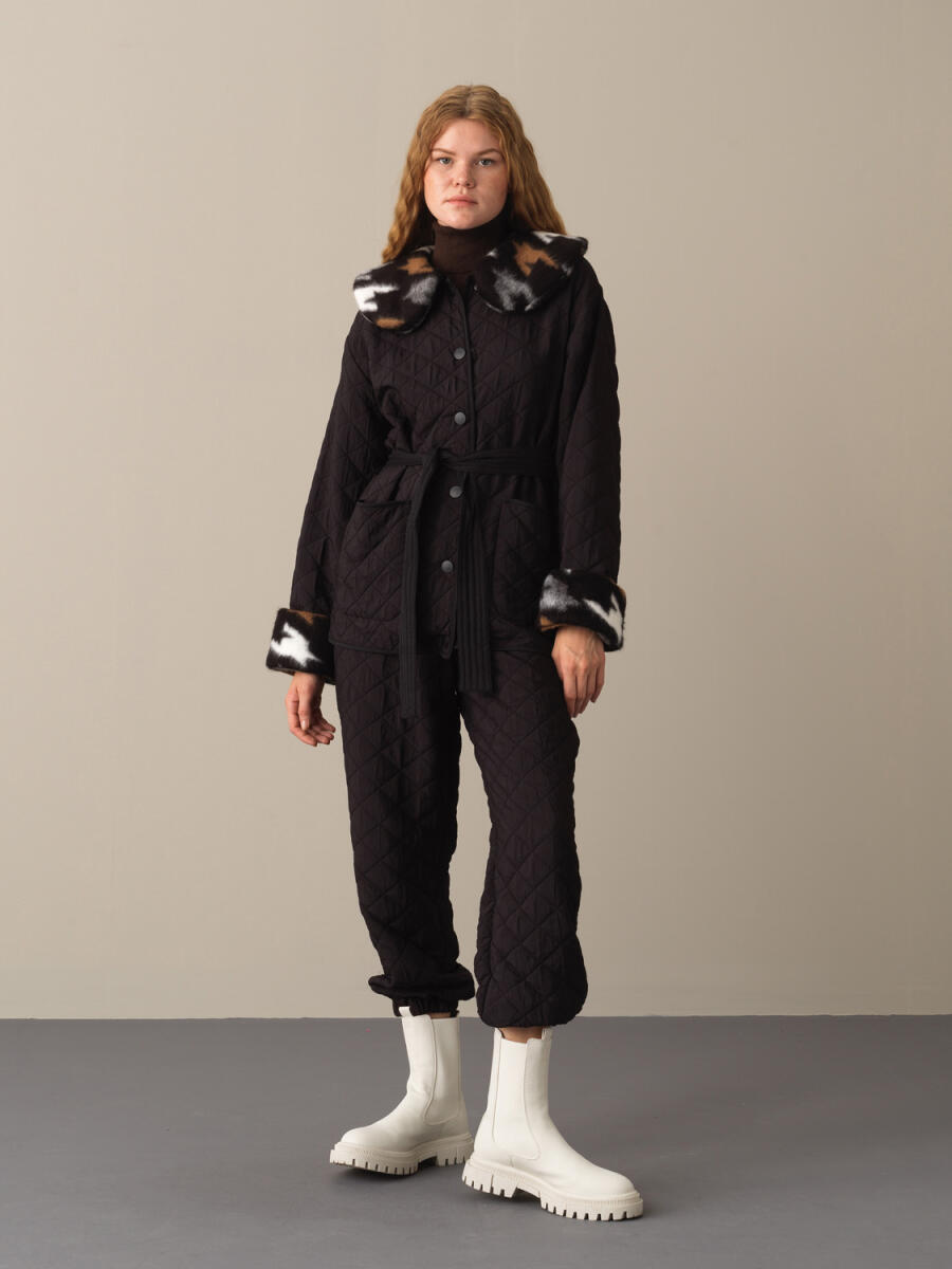 Fur-Lined Oversized Quilted Jacket - 2