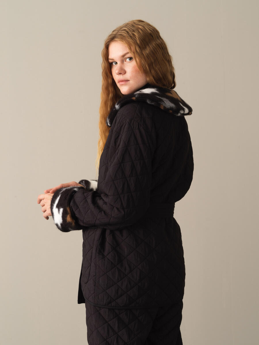 Fur-Lined Oversized Quilted Jacket - 3