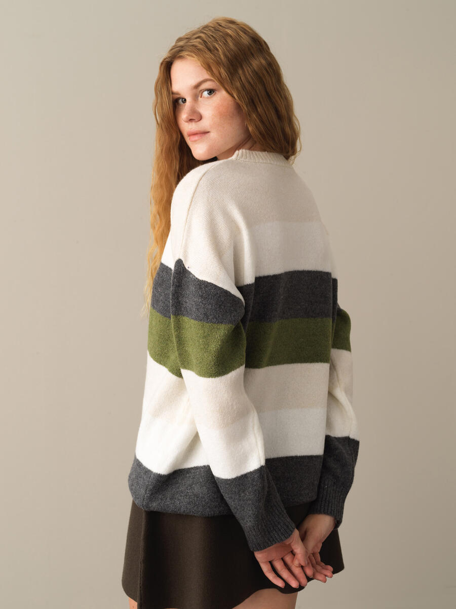 Crew Neck Oversized Sweater - 3