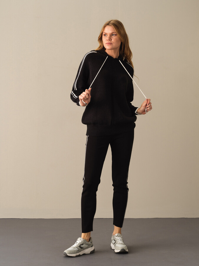 Hooded Oversized Sweater - Xint