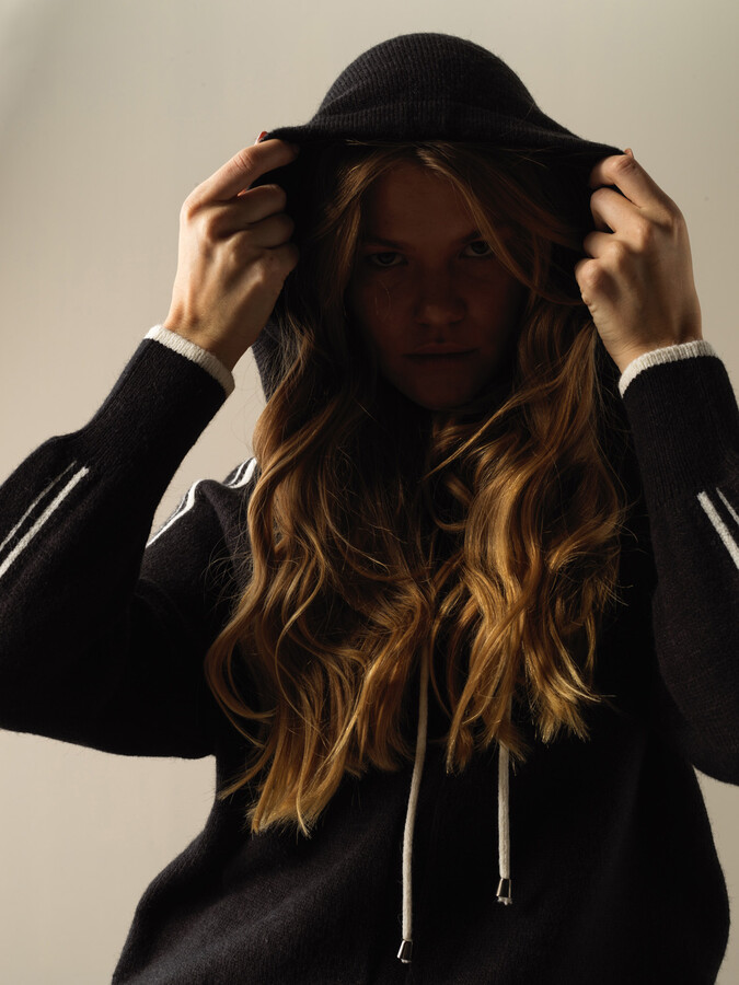 Hooded Oversized Sweater - Xint