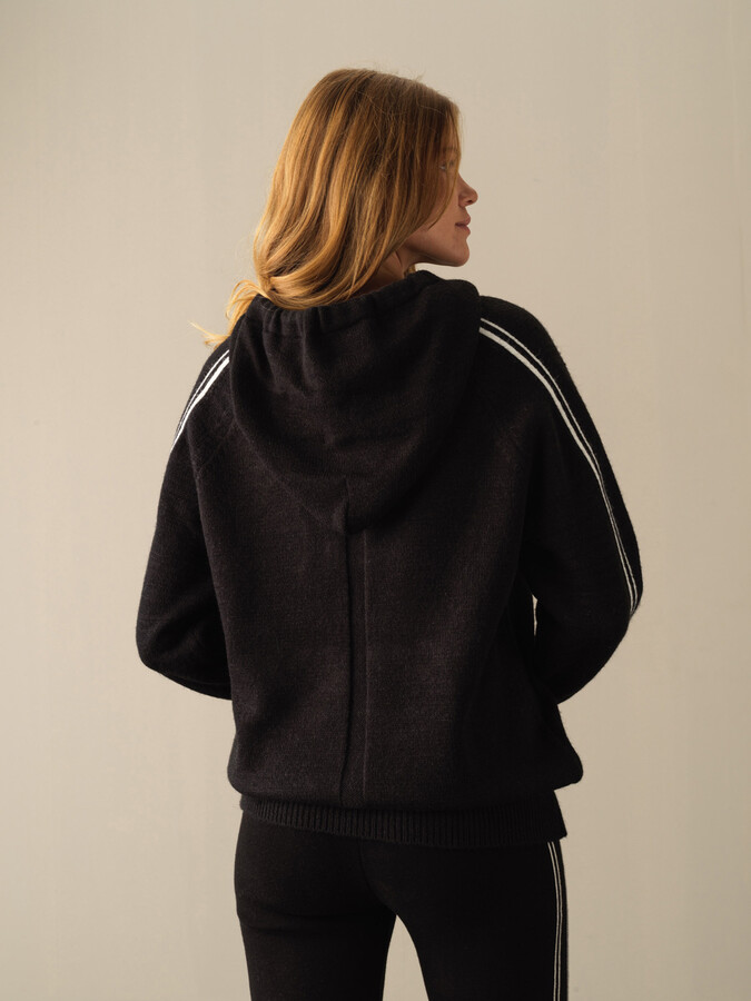 Hooded Oversized Sweater - Xint