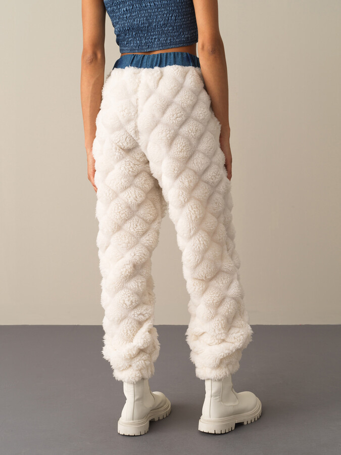 Elastic Waist Oversized Pocketed Lamb Pants - Xint