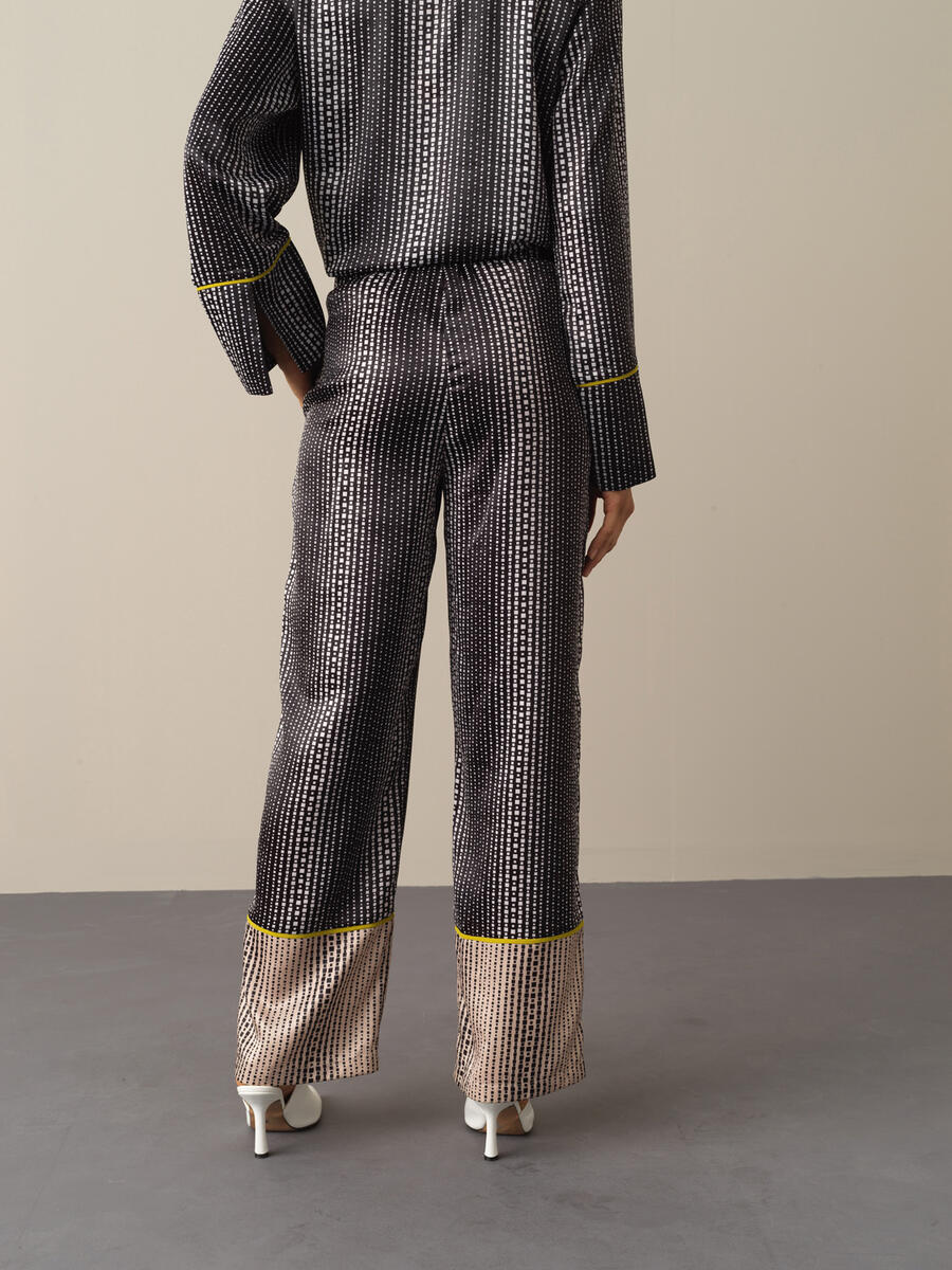 Oversized Patterned Satin Pants - 3