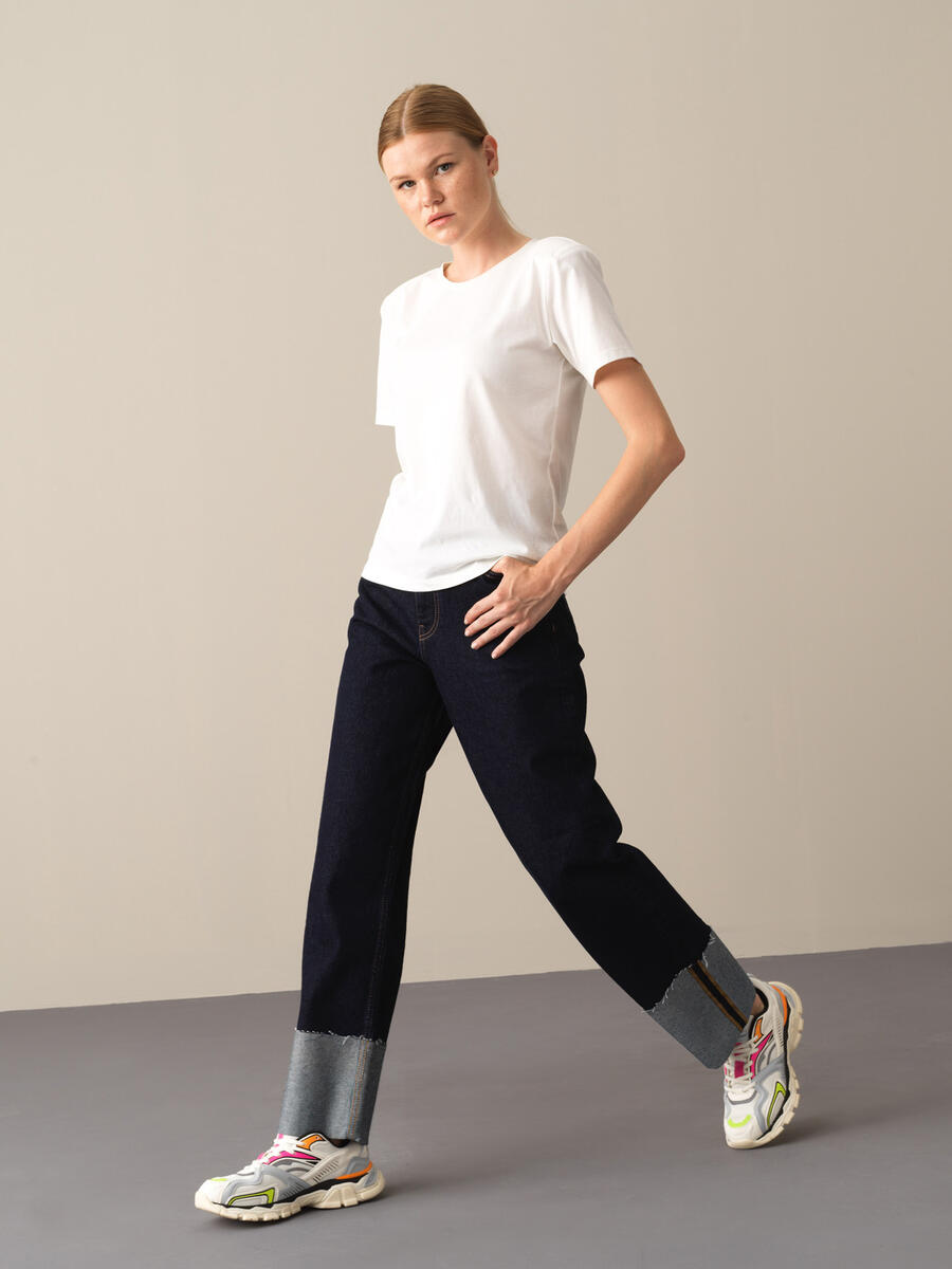 100% Cotton Regular Fit Shoulder-Padded T-Shirt - 4