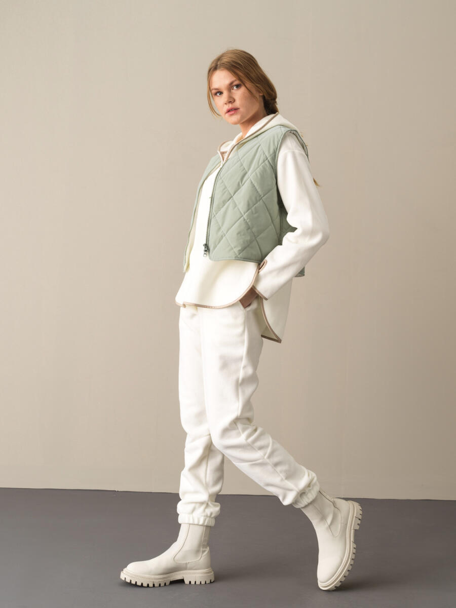 Zip-Up Regular Fit Quilted Vest - 2