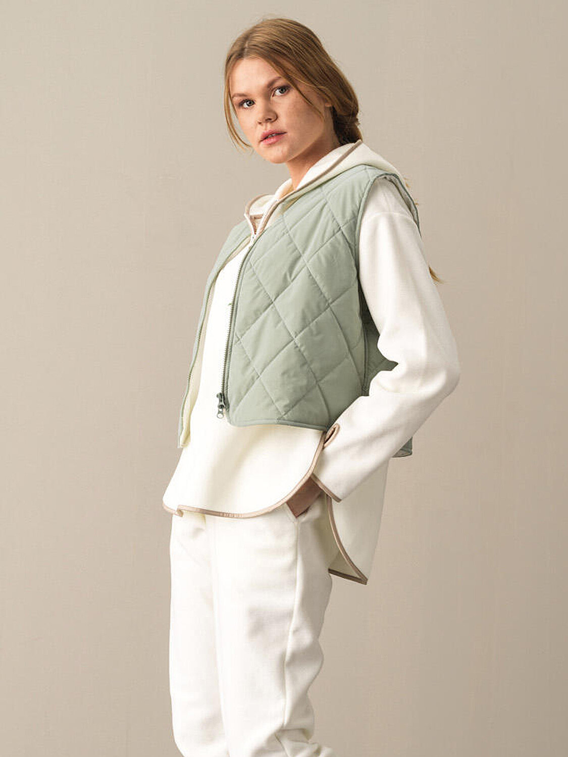 Zip-Up Regular Fit Quilted Vest - 2