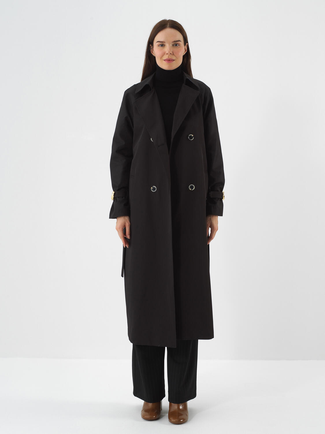 Black Regular Fit Trench Coat That Maintains Its Form