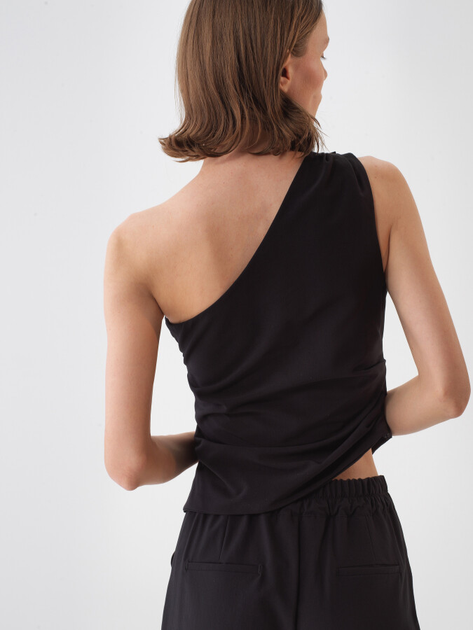 Black Regular Fit Blouse - 4