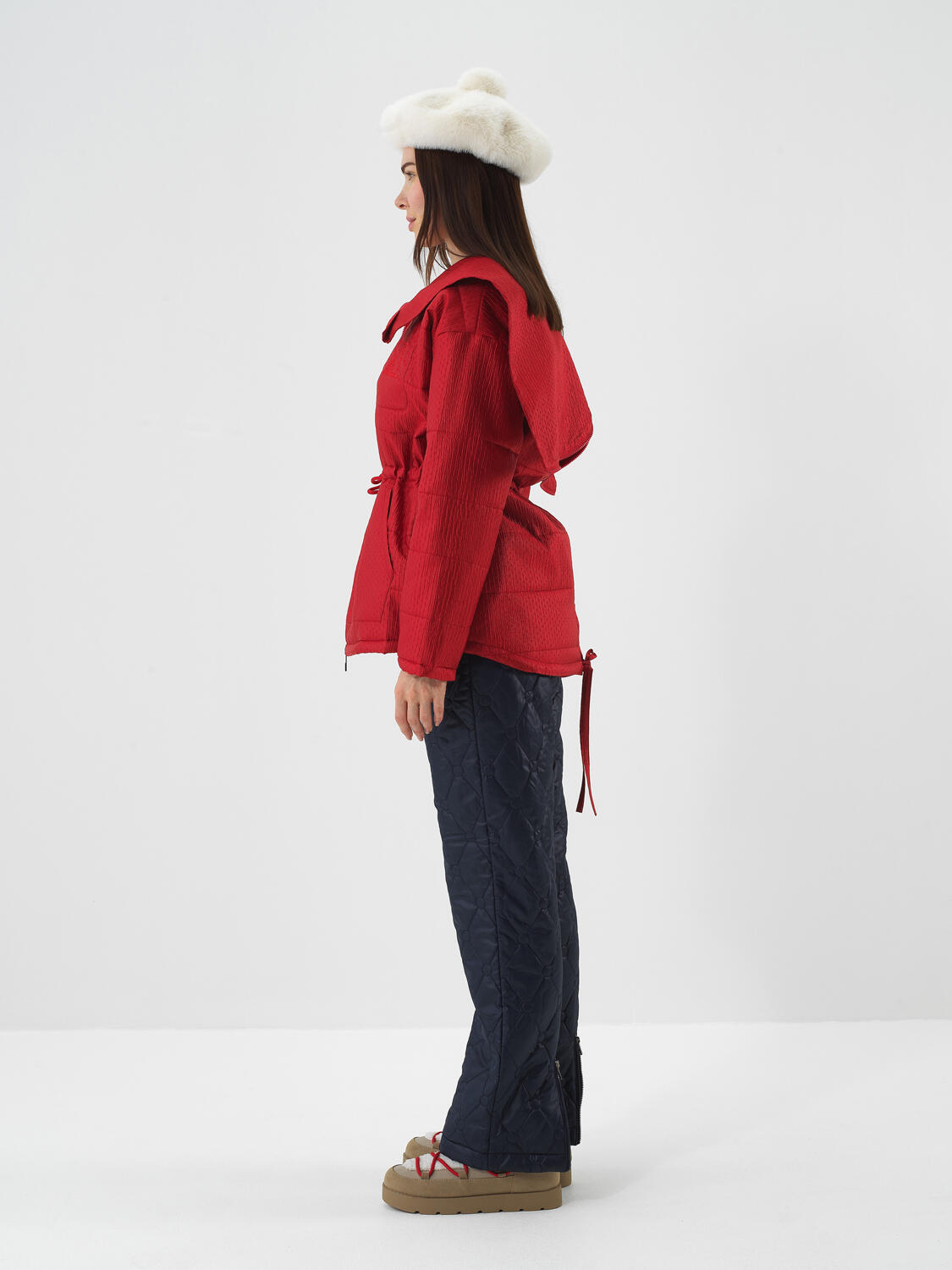 Red Oversize Coat That Maintains Its Form - 3