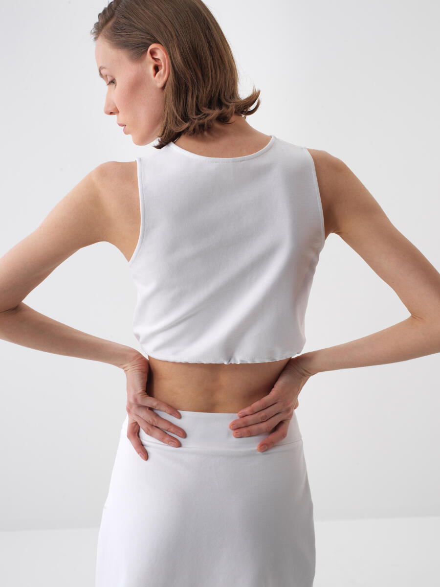 White Regular Fit Cotton Crop - 4