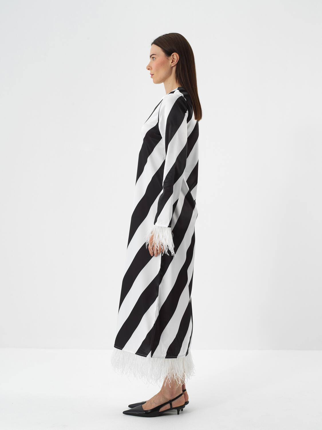 Black Form-Proof Regular Fit Dress - 3