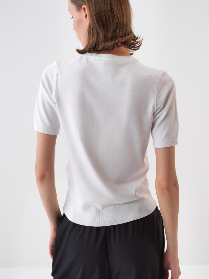 White Regular Fit Sweater - 4