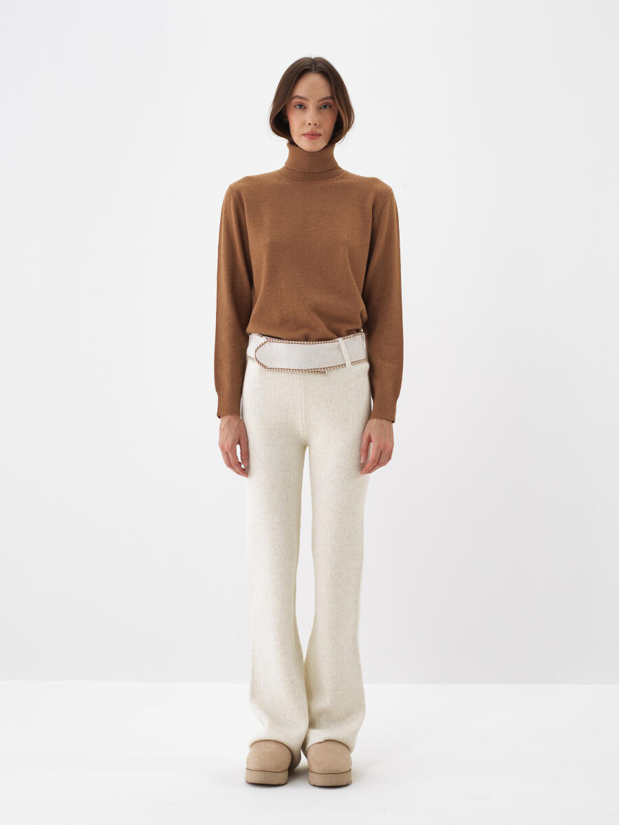 Wool Basic Turtleneck Sweater - 2