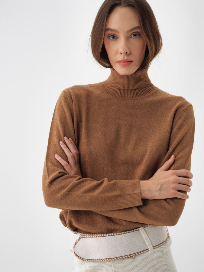 Wool Basic Turtleneck Sweater - Xint