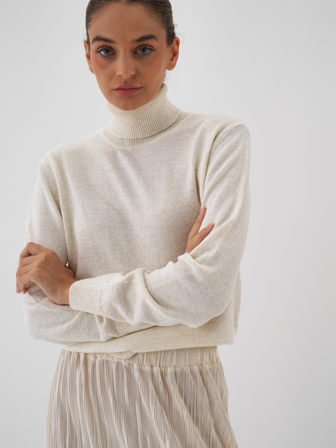 Wool Basic Turtleneck Sweater - Xint