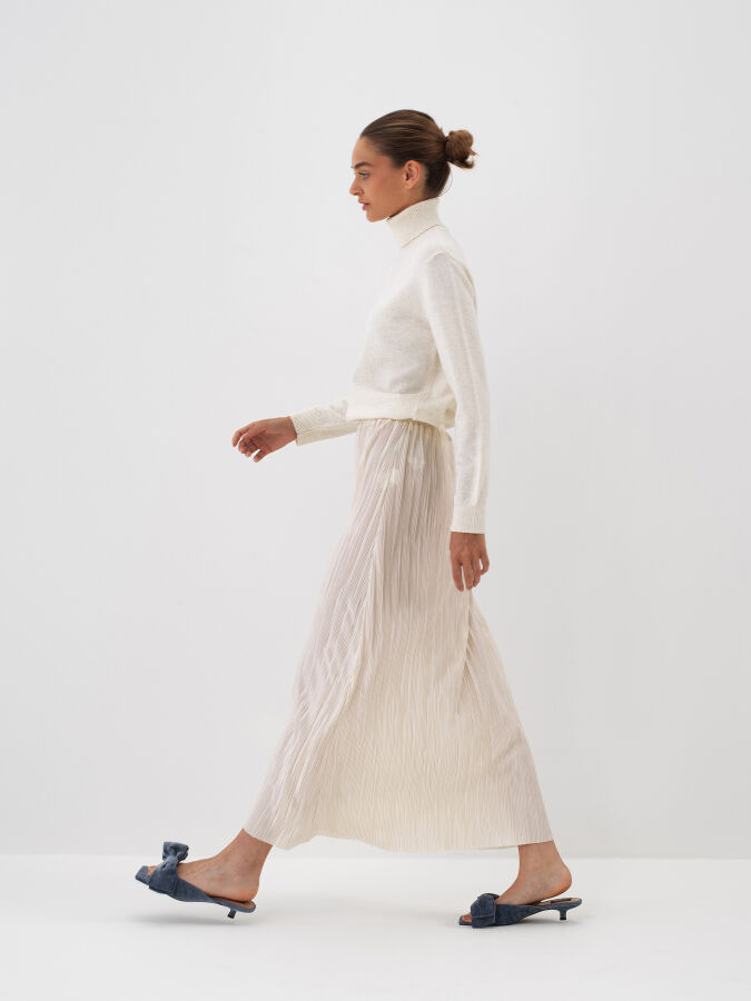 Wool Basic Turtleneck Sweater - Xint