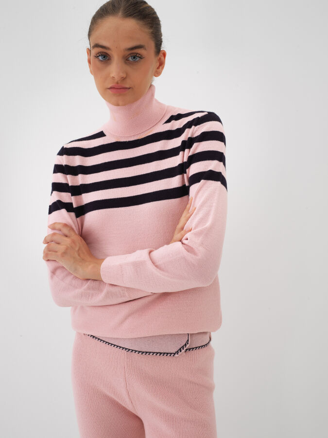 Wool Striped Turtleneck Sweater - Xint