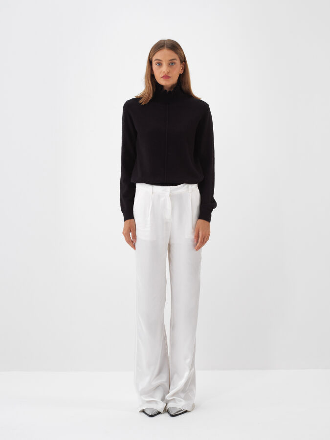 Wool Plain Turtleneck Sweater - Xint